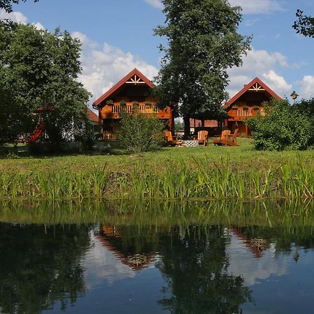 Riverside Apartments Otočac Екстериор снимка