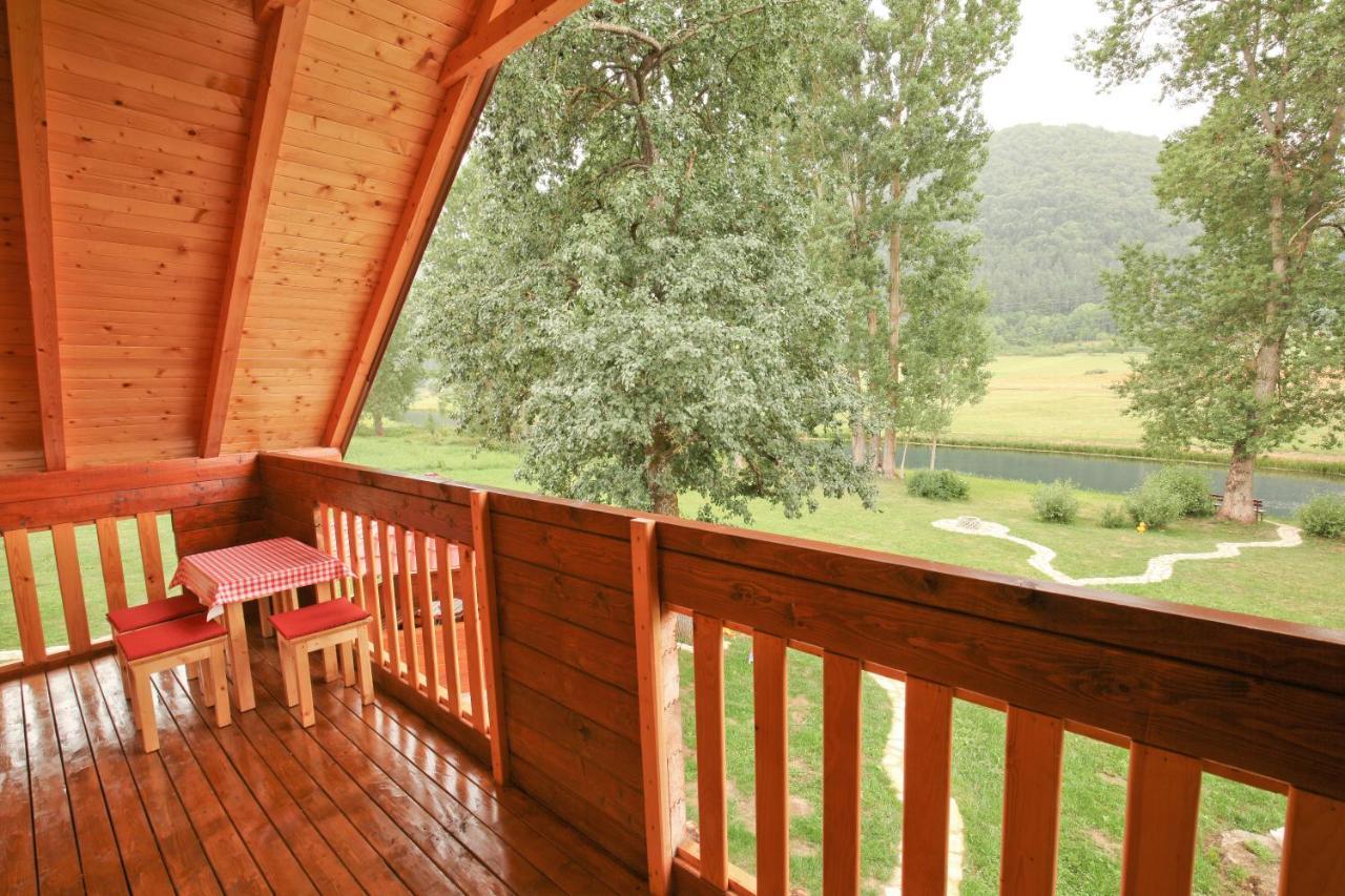 Riverside Apartments Otočac Екстериор снимка