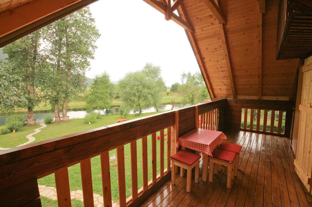 Riverside Apartments Otočac Екстериор снимка