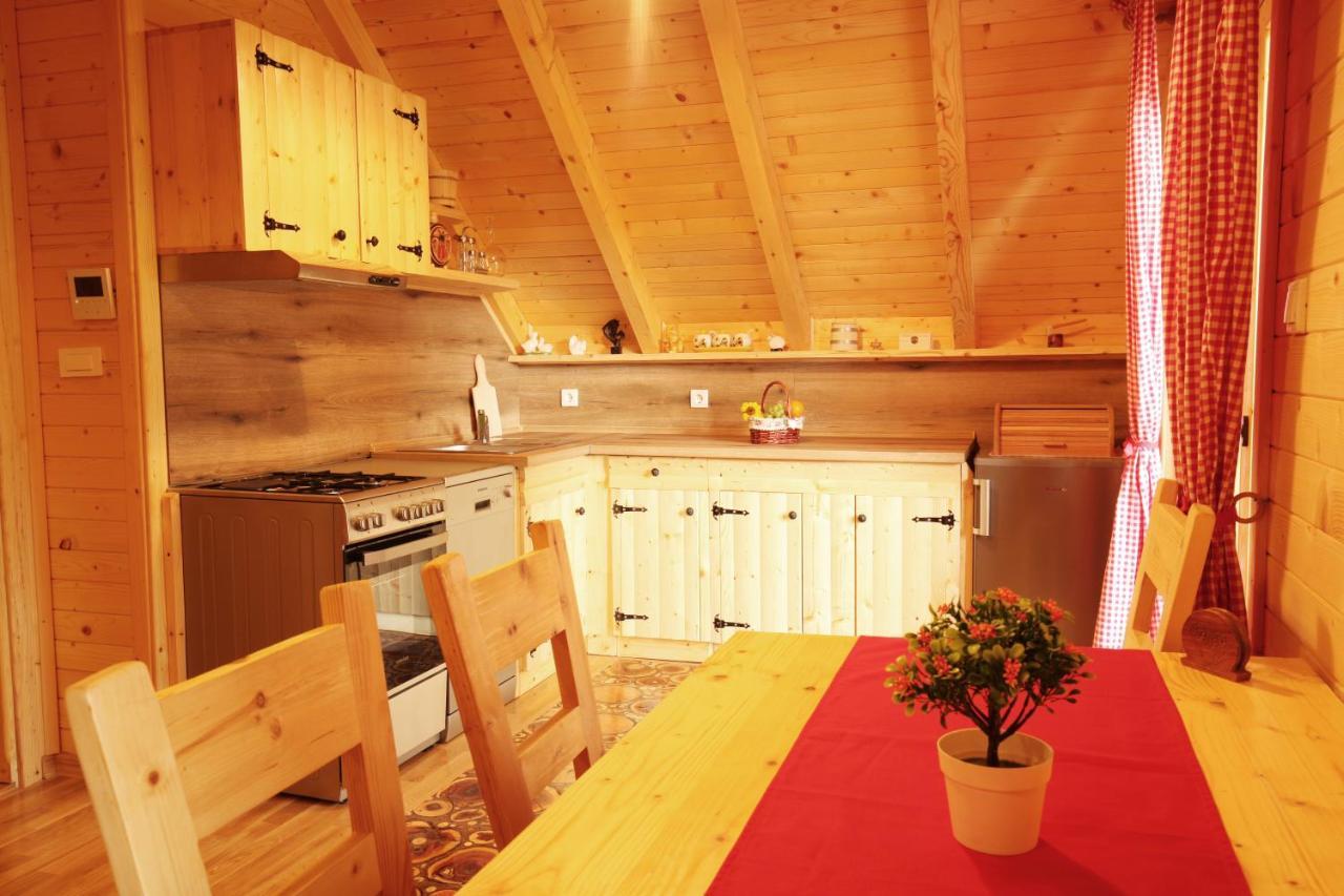 Riverside Apartments Otočac Екстериор снимка