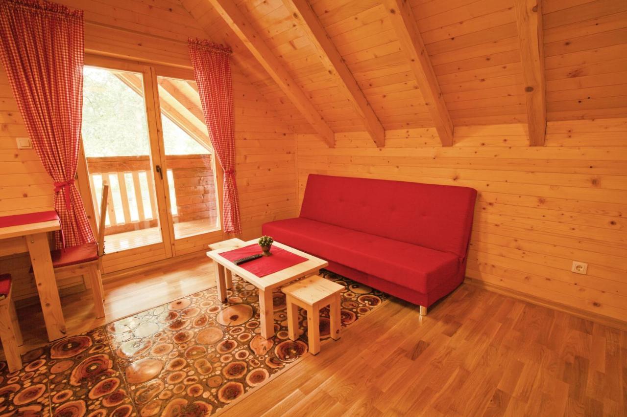 Riverside Apartments Otočac Екстериор снимка