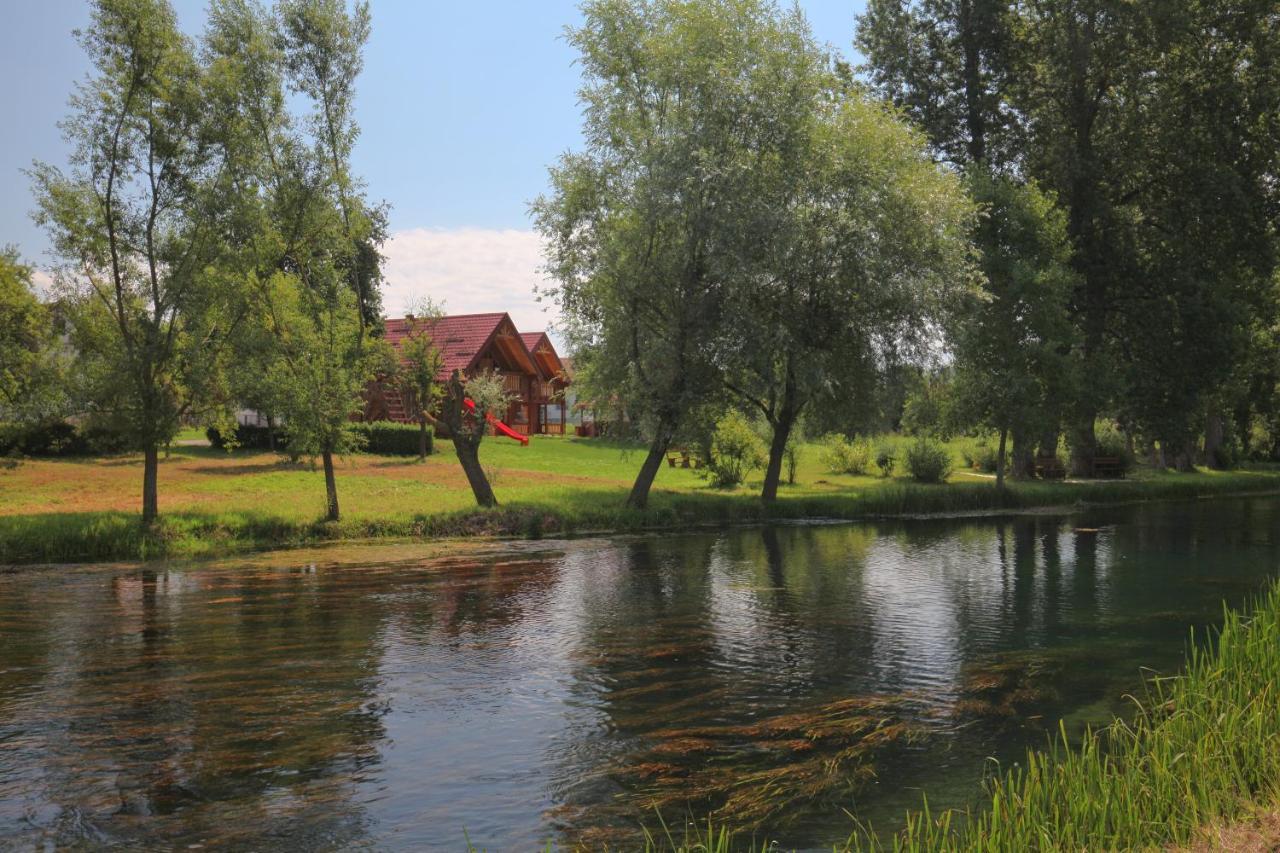 Riverside Apartments Otočac Екстериор снимка