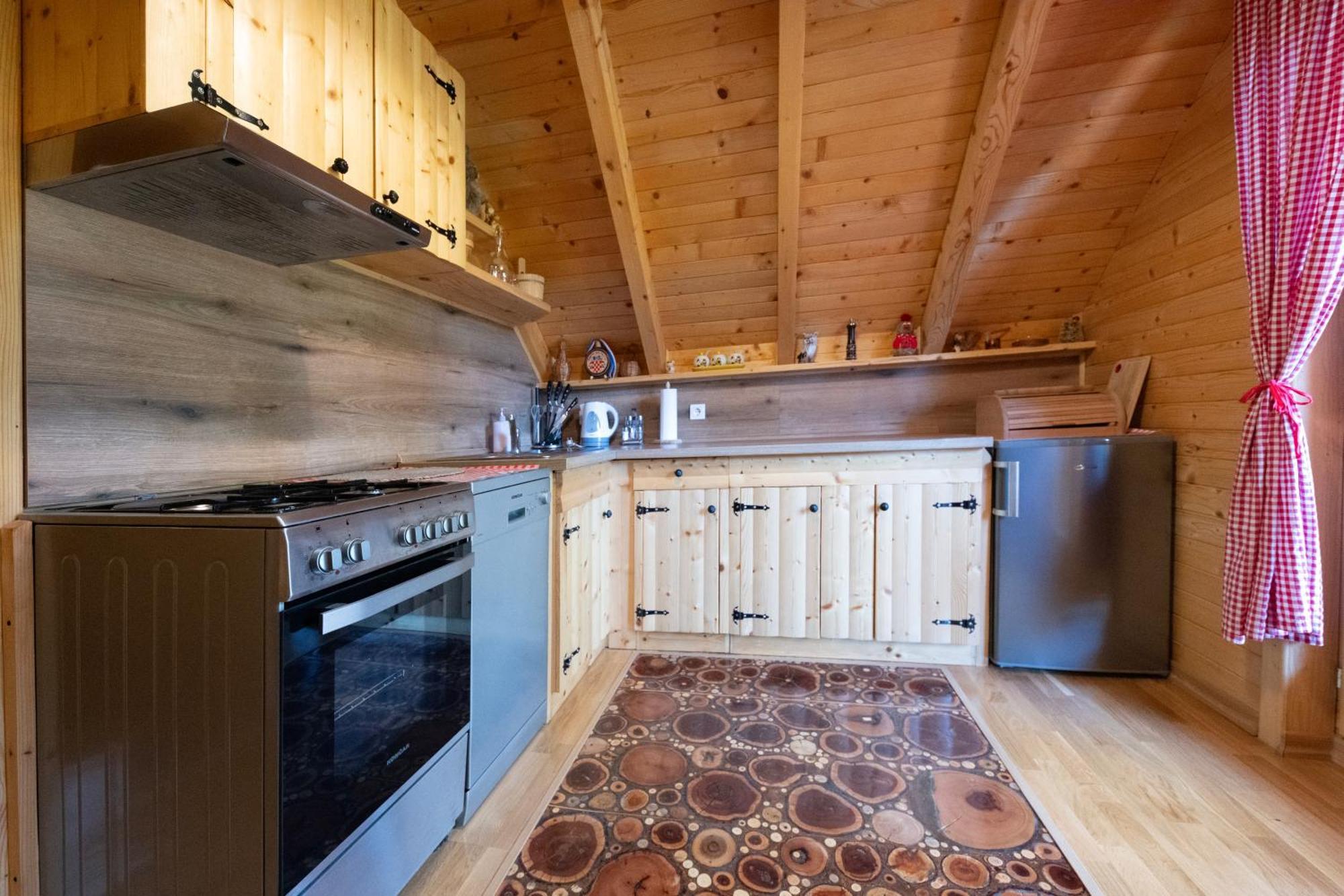 Riverside Apartments Otočac Екстериор снимка