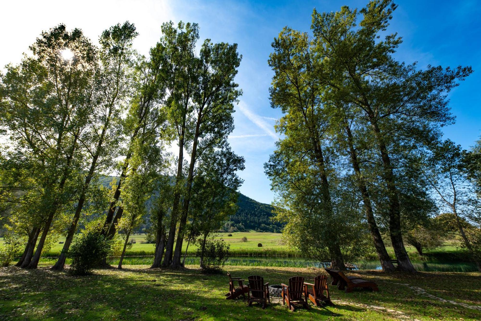 Riverside Apartments Otočac Екстериор снимка